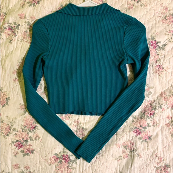 Calvin Klein top - Picture 2 of 3